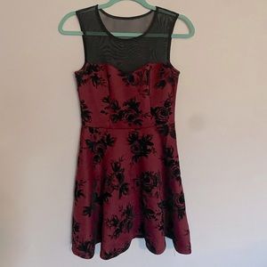 Rue 21. Size Small. Maroon with black details